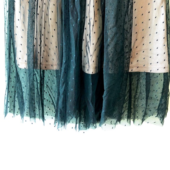 High tie-neck mini-dress - Picture 3 of 12